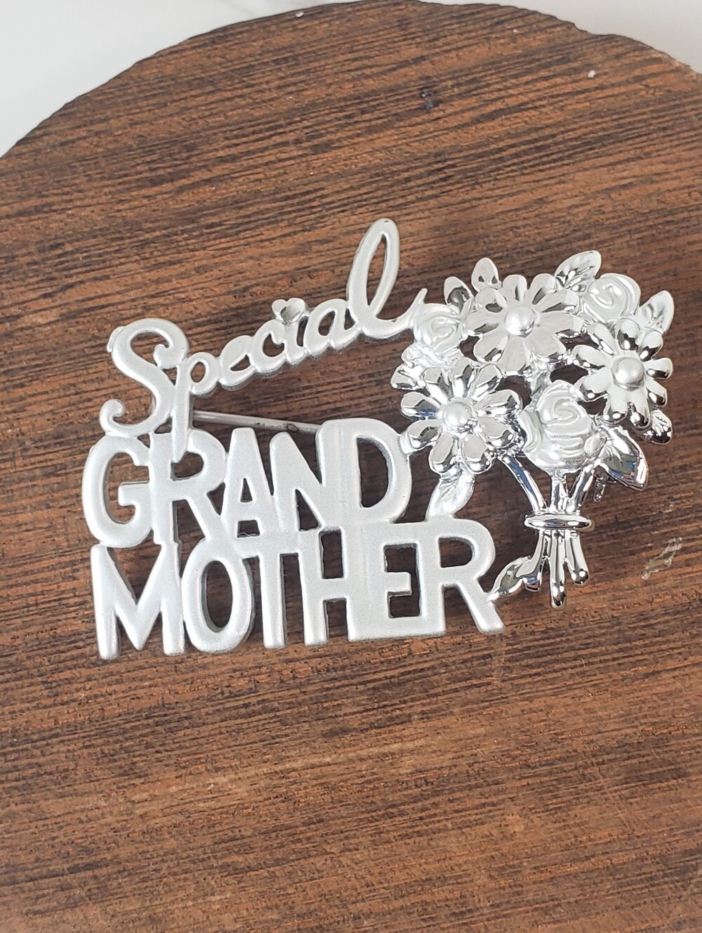 DANECRAFT 1980s Special Grandmother Silver-tone Brooch Pin